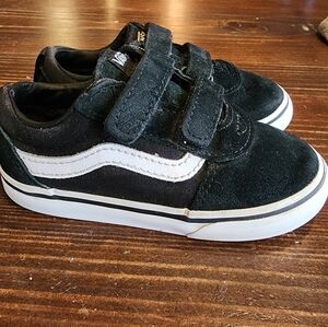 Black toddler vans size 8
